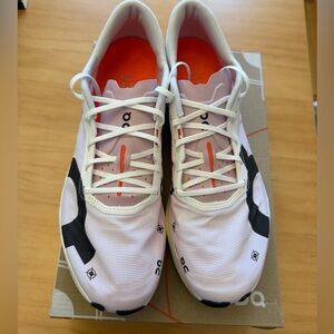 On Running New in Box Women’s CloudBoom Echo 3 Sneaker
